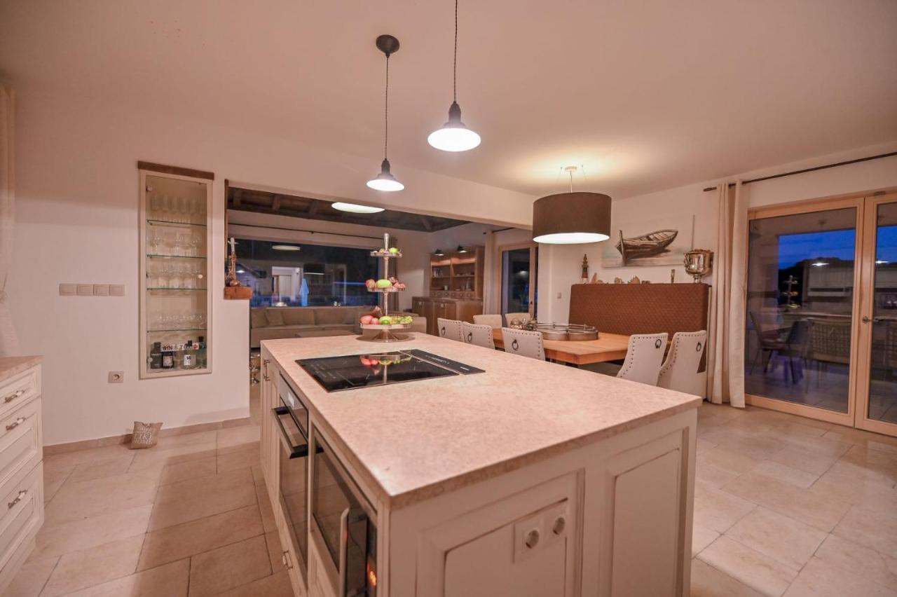 Luxury Villa Solea Barusic Bagian luar foto